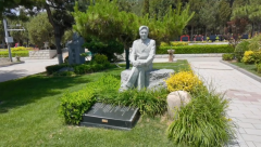 孙礼仁纪念碑完工：以《思索》之名，，，，，，，传承艺术之魂